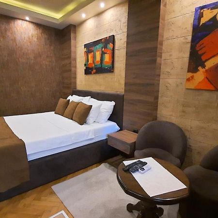 Stan Na Dan Apartman D Lux Jacuzzi Kragujevac Eksteriør bilde