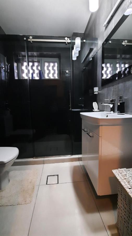 Stan Na Dan Apartman D Lux Jacuzzi Kragujevac Eksteriør bilde