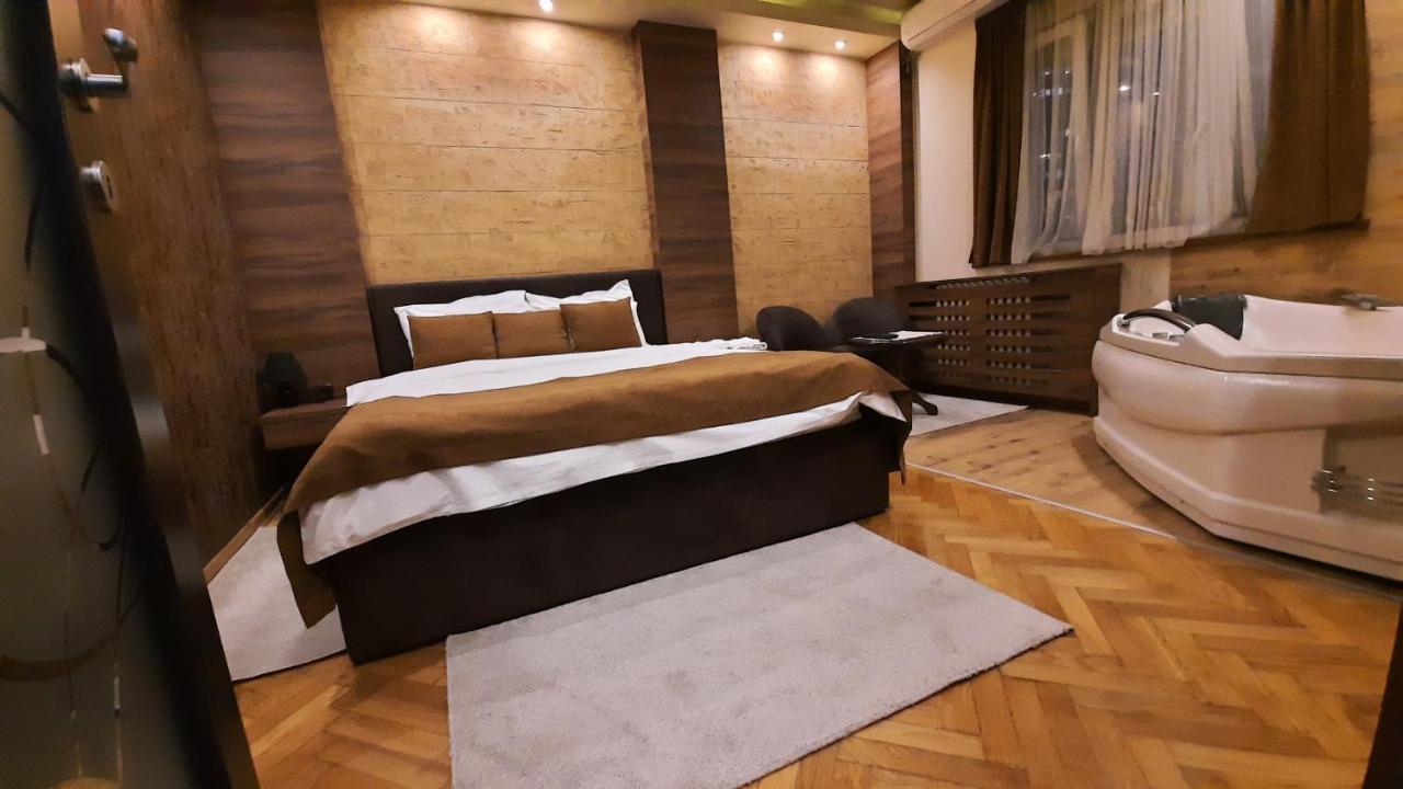 Stan Na Dan Apartman D Lux Jacuzzi Kragujevac Eksteriør bilde