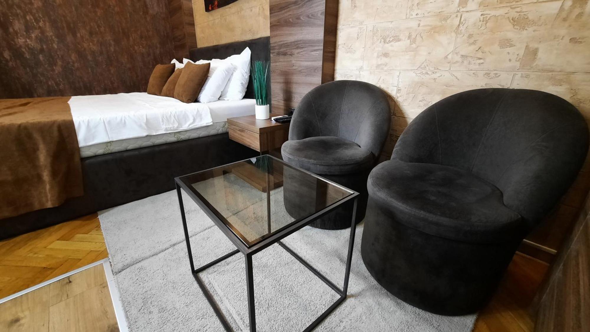 Stan Na Dan Apartman D Lux Jacuzzi Kragujevac Eksteriør bilde