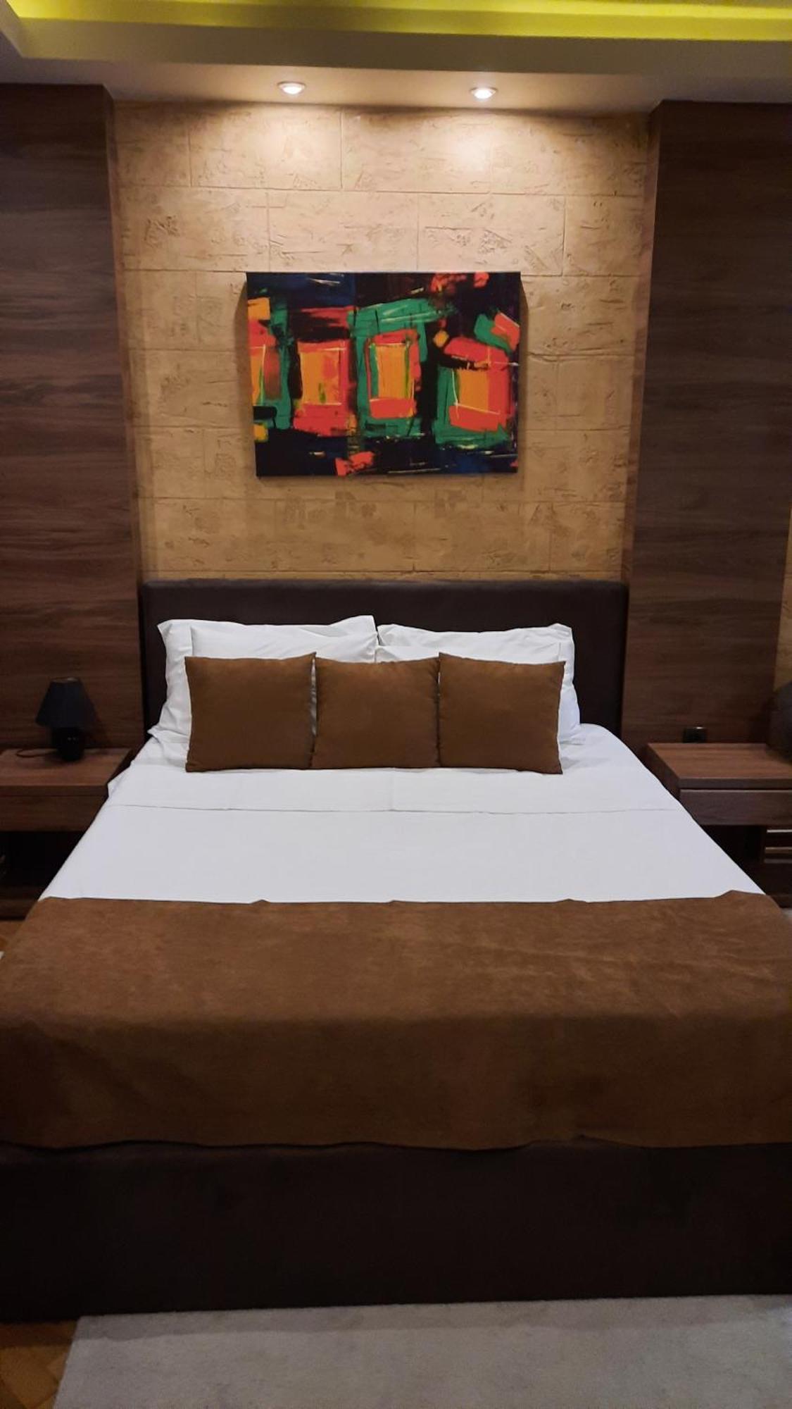 Stan Na Dan Apartman D Lux Jacuzzi Kragujevac Eksteriør bilde
