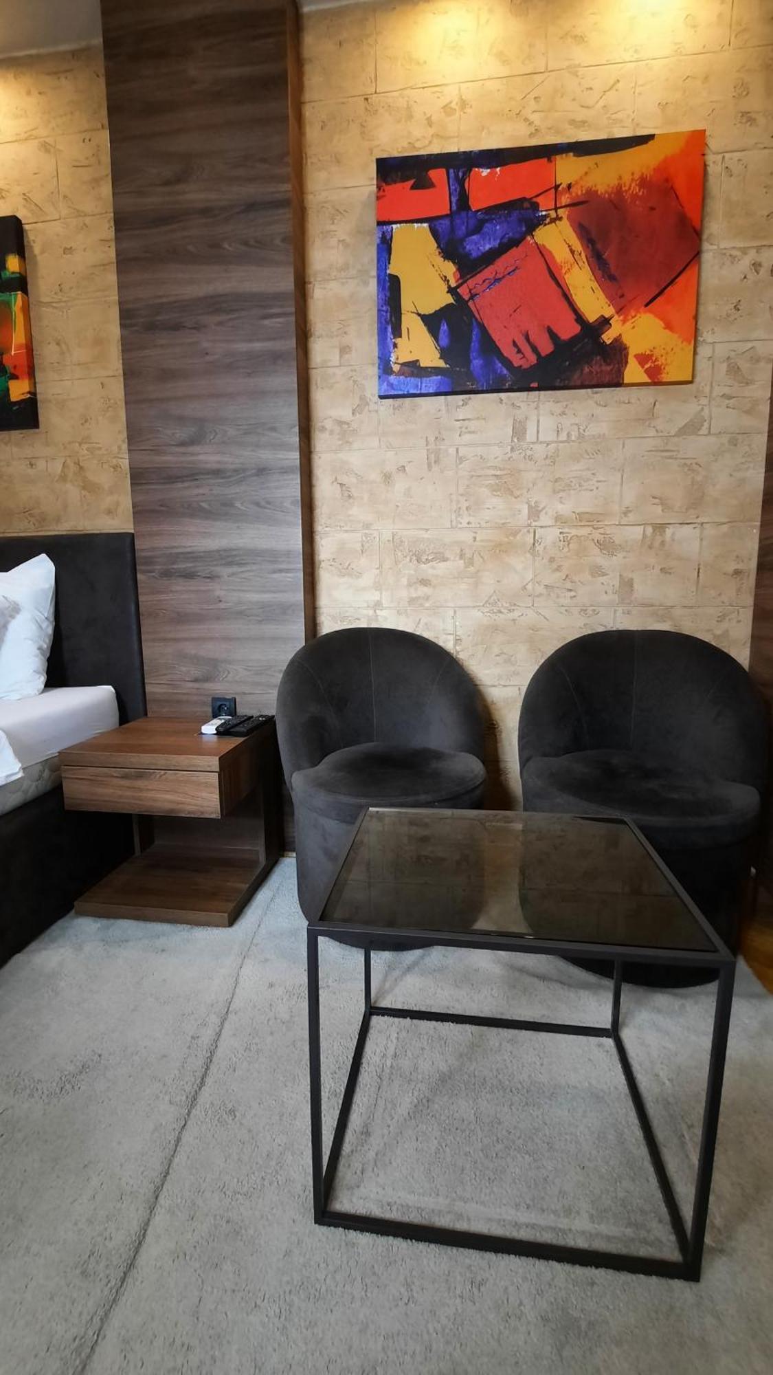 Stan Na Dan Apartman D Lux Jacuzzi Kragujevac Eksteriør bilde