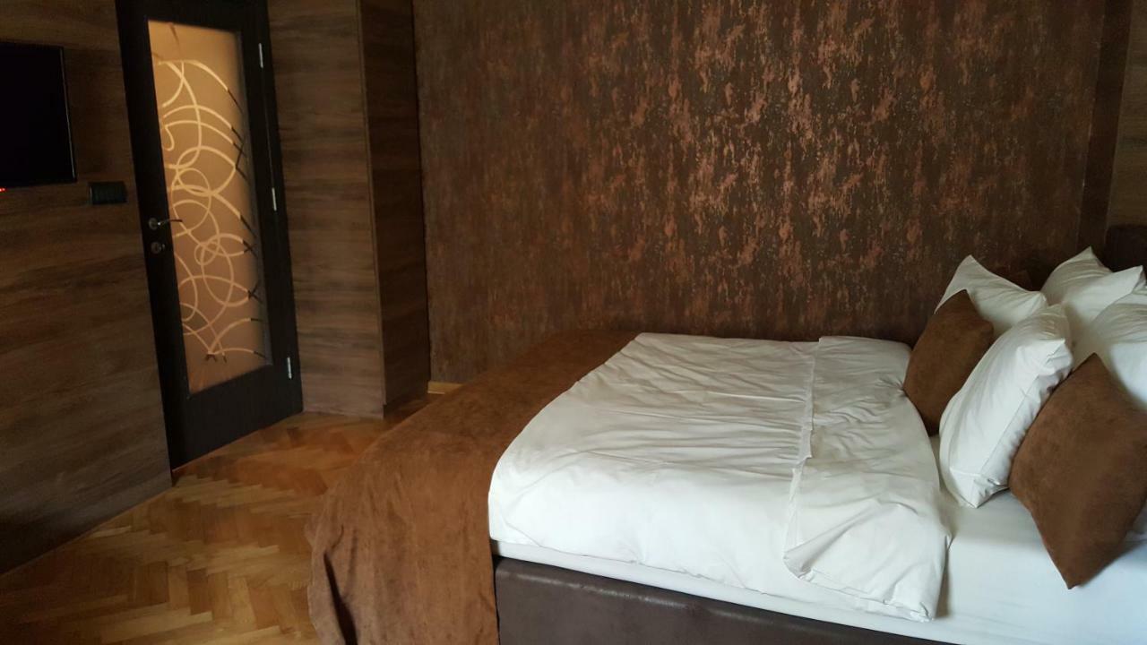Stan Na Dan Apartman D Lux Jacuzzi Kragujevac Eksteriør bilde