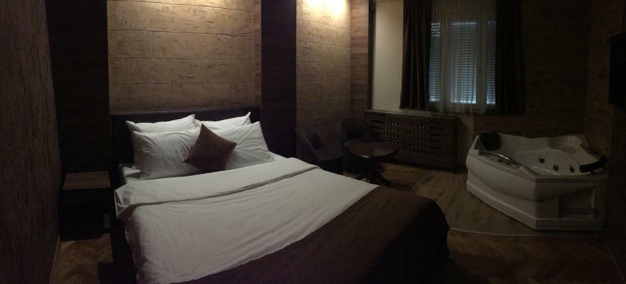 Stan Na Dan Apartman D Lux Jacuzzi Kragujevac Eksteriør bilde