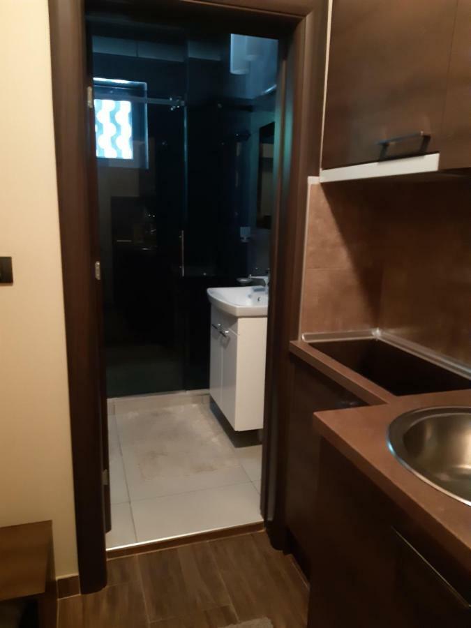 Stan Na Dan Apartman D Lux Jacuzzi Kragujevac Eksteriør bilde
