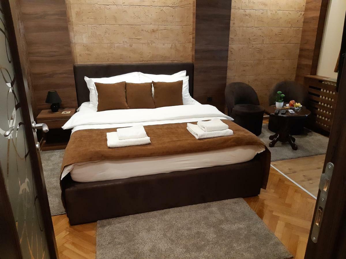 Stan Na Dan Apartman D Lux Jacuzzi Kragujevac Eksteriør bilde