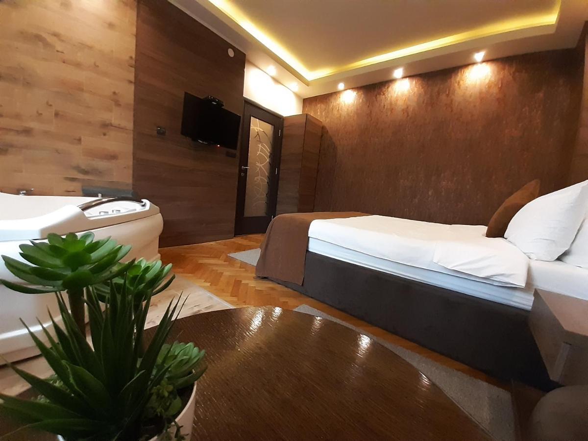 Stan Na Dan Apartman D Lux Jacuzzi Kragujevac Eksteriør bilde